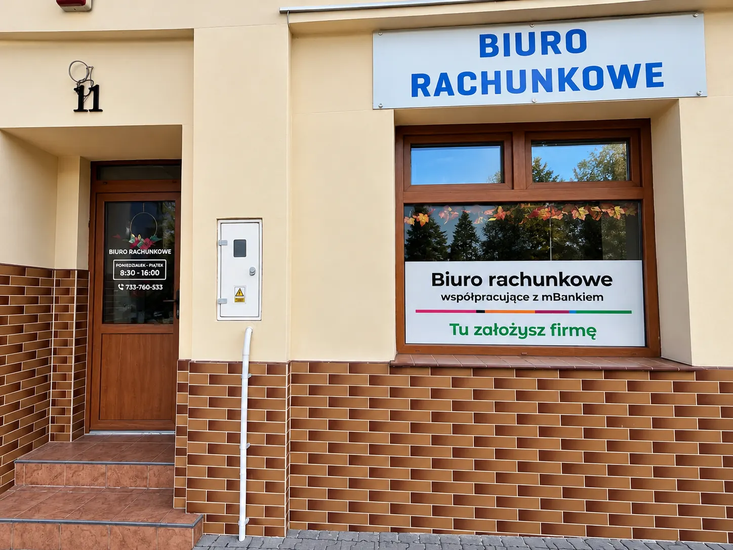 Wejście do biura rachunkowego RACHMIK w Głogowie Małopolskim